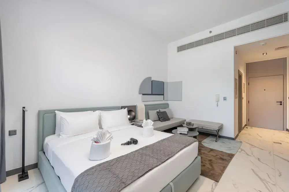 Modern and Stunning Studio in MAG 910 MBR City