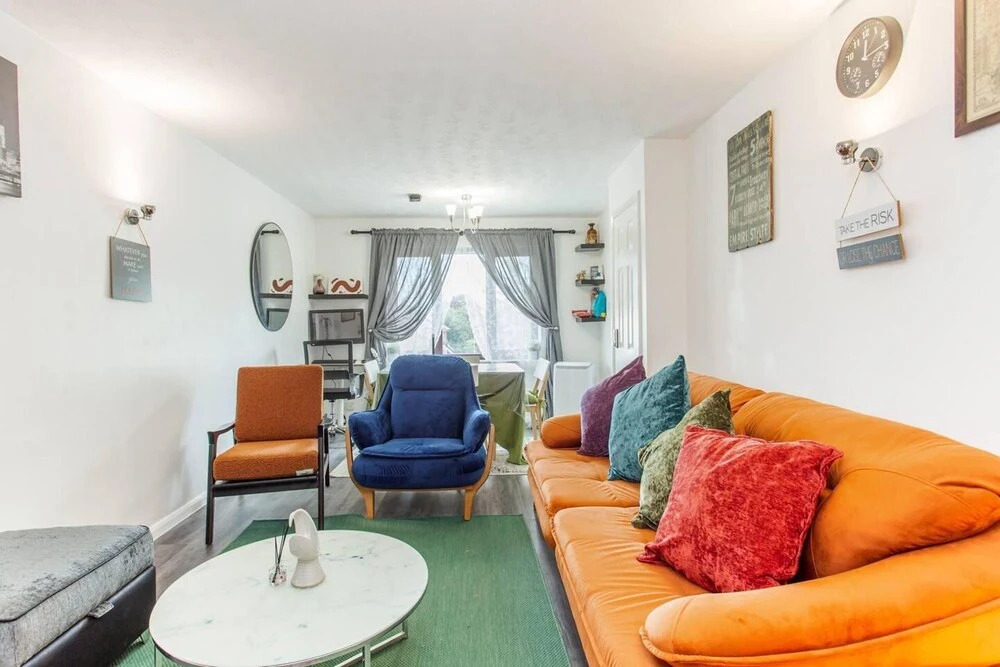 Immaculate 2-bed Apartment in Dagenham