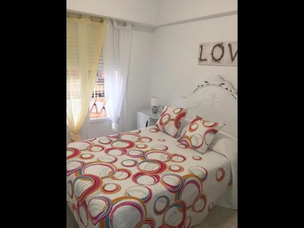 15 Minutes Walk to the City Centre and Beach 3 Bedroom Apartment Deluxe -esp1yr