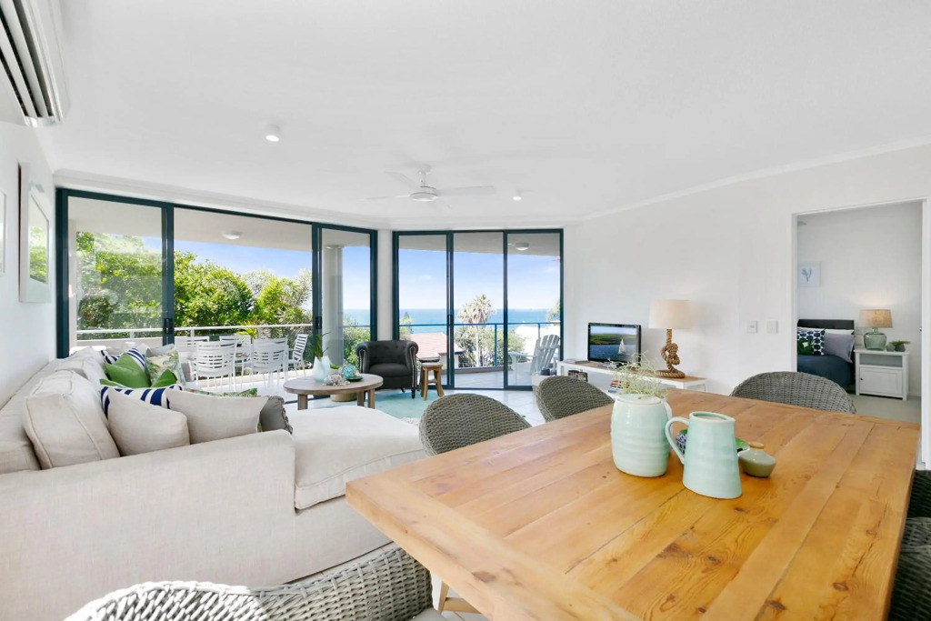 Sunny and spacious Sunshine Beach