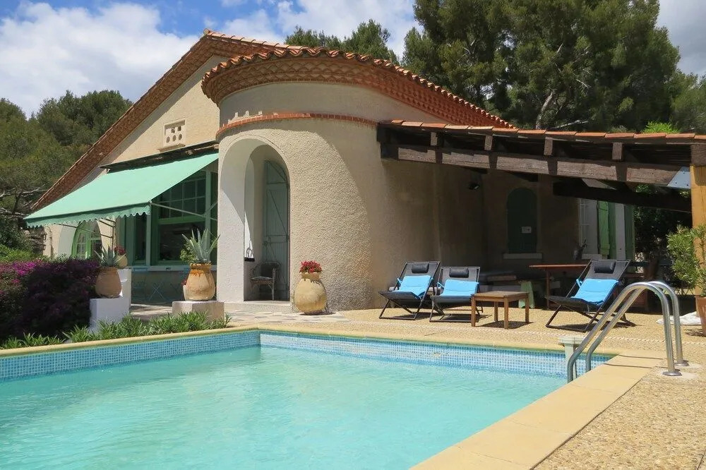 Cassis Hostel