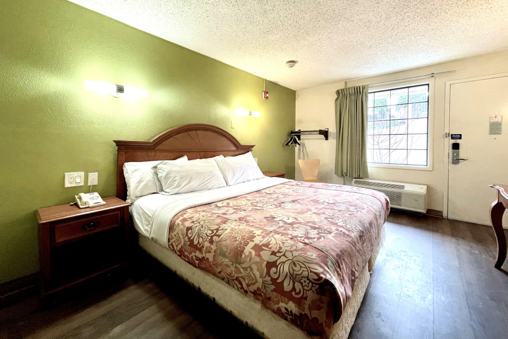 Red Carpet Inn - New Brunswick