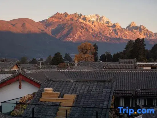 Yulong Qiyunli Designer Homestay