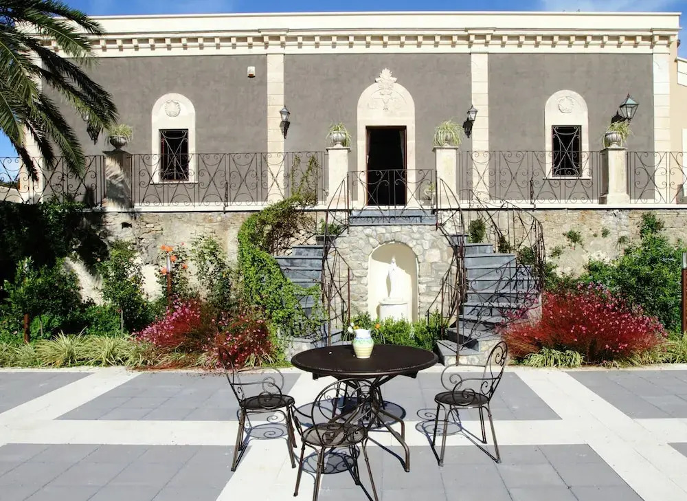 Elegant, Historical Villa with Swimming Pool in Rural Region near Etna