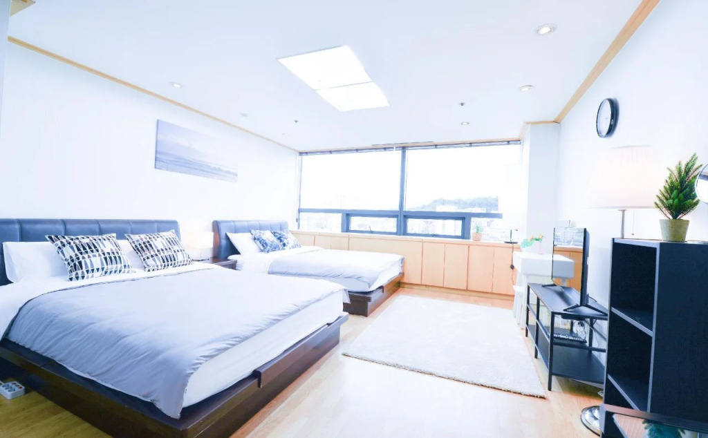 Willow House Hongdae