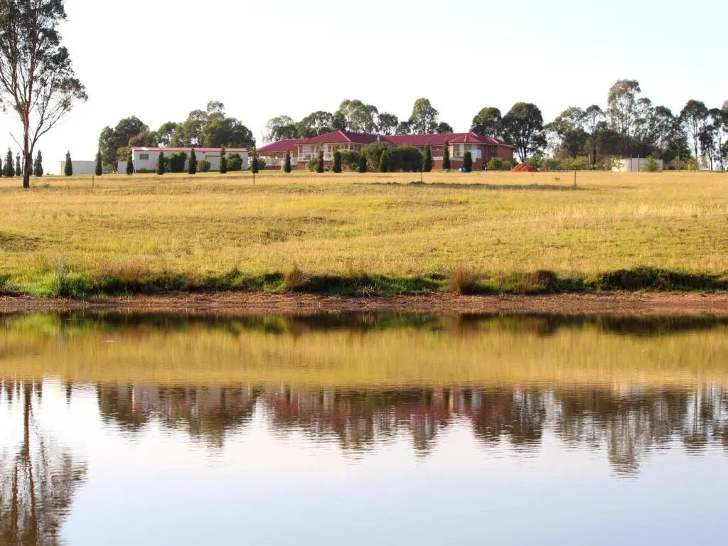 Noble Willow Studio Lovedale. Spacious, with views and pool