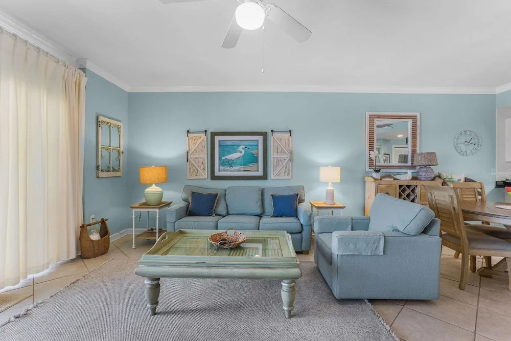 Admirals Quarters 806- Luxury Beachfront 8th fl