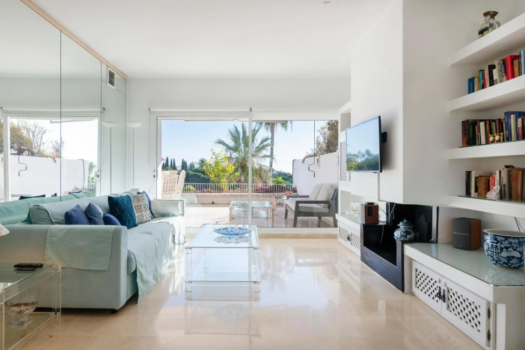 Apartamento en complejo residencial con piscina