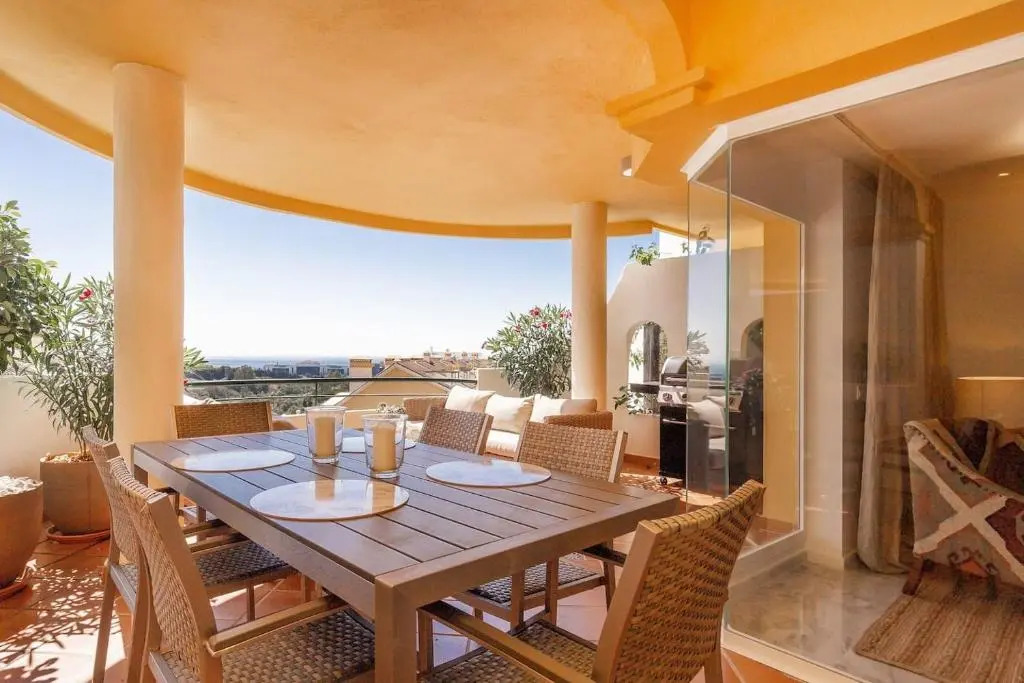 4 bedroom luxury duplex with sea views by Puerto Banus