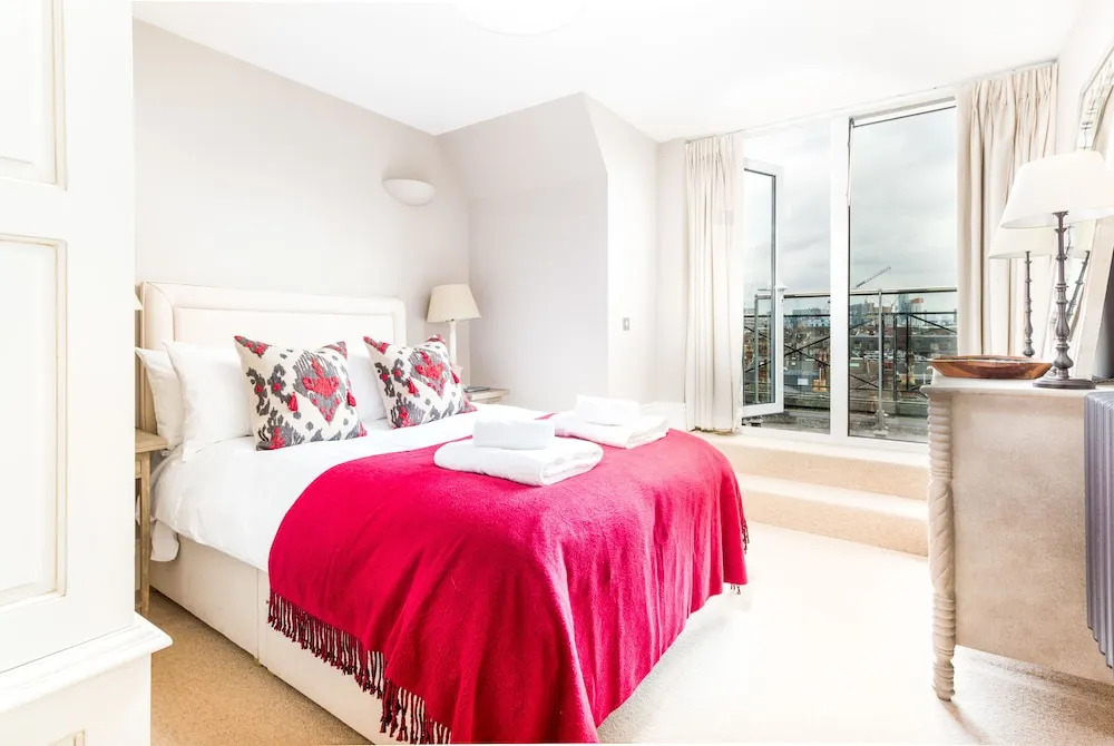 Luxury Battersea Park Home with Stunning Views