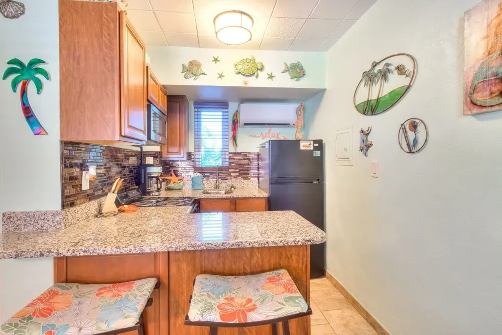 Tropic Terrace #37 - Beachfront Rental 1 Bedroom Condo by Redawning