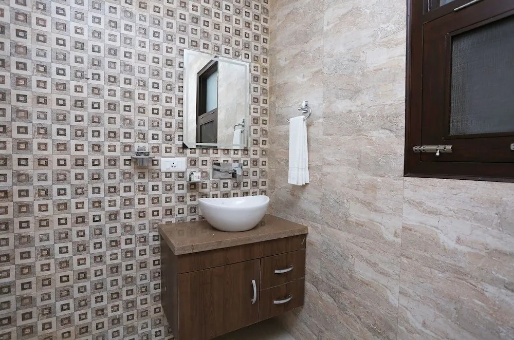 OYO 23659 Faris Residency