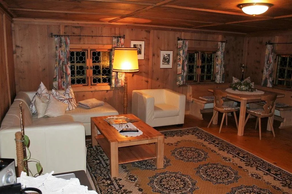 Haus Lucas Tschofen