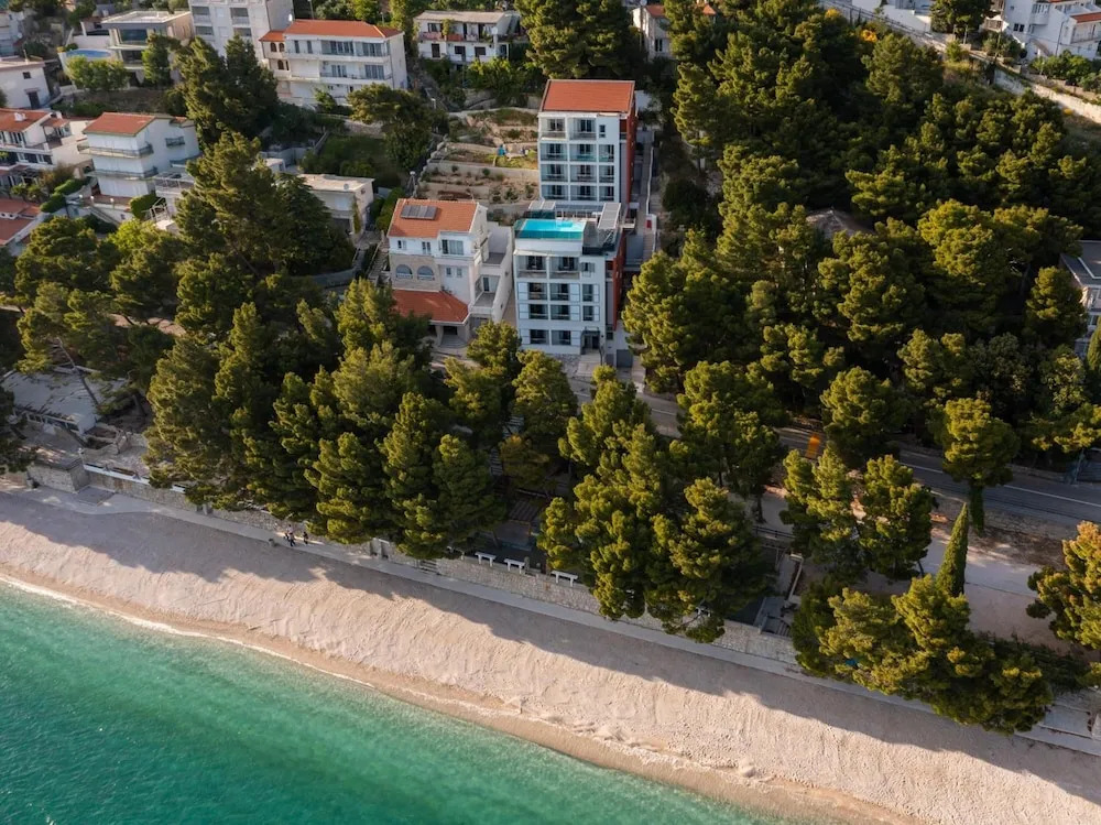 Noemia Apartments