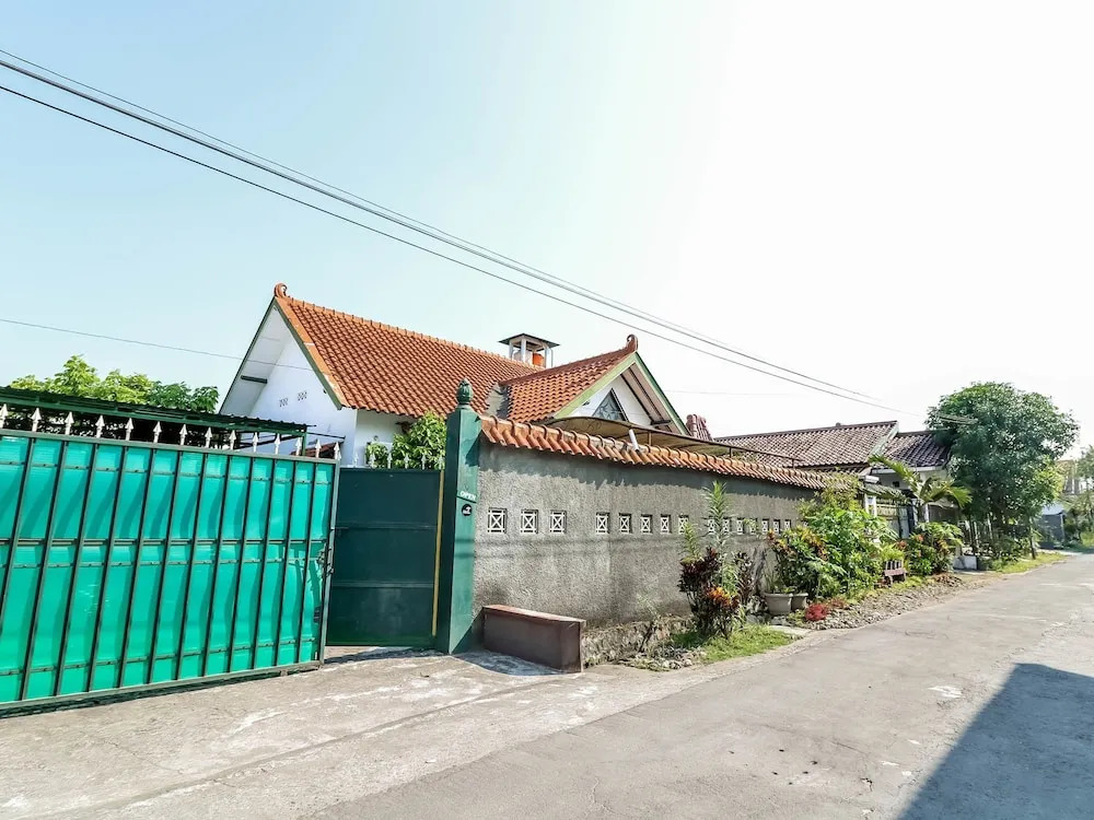 NIDA Rooms Pisang 83B Depok Sleman