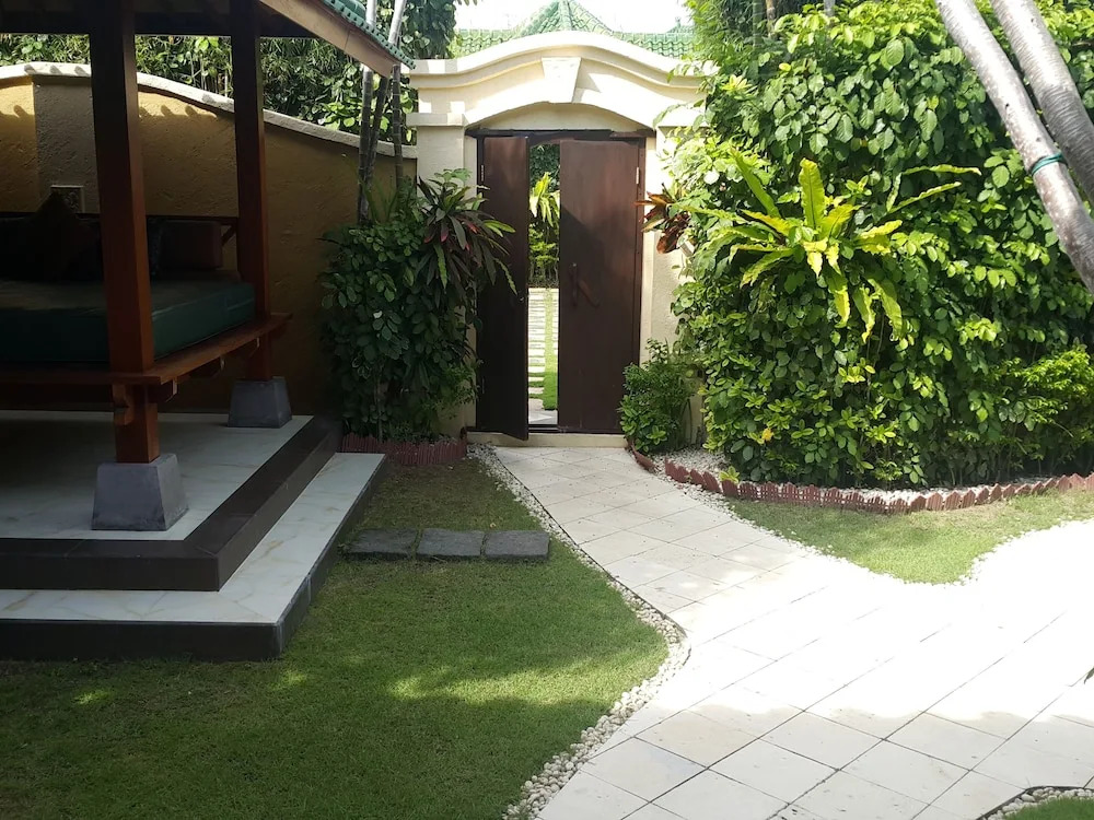 Emerald Villa B-18