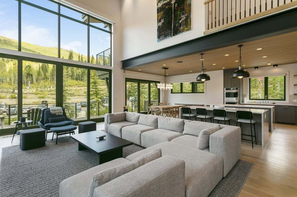 9401 - Silver Aspen - Five Bedroom Luxury Townhome 5 Home