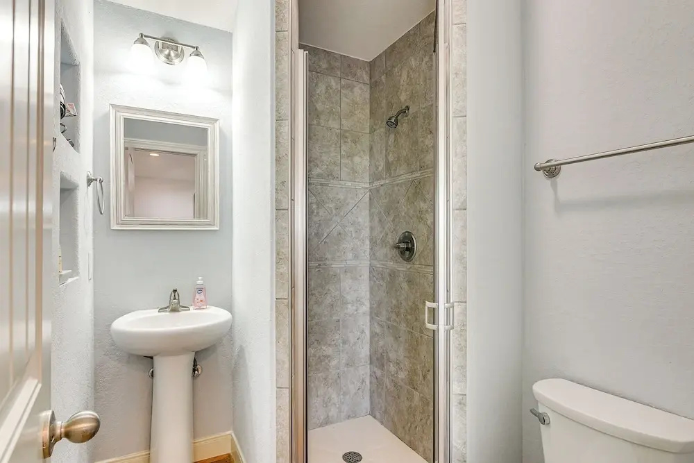 Golf Cart, Pool Access! Beach-walk Galveston Haven