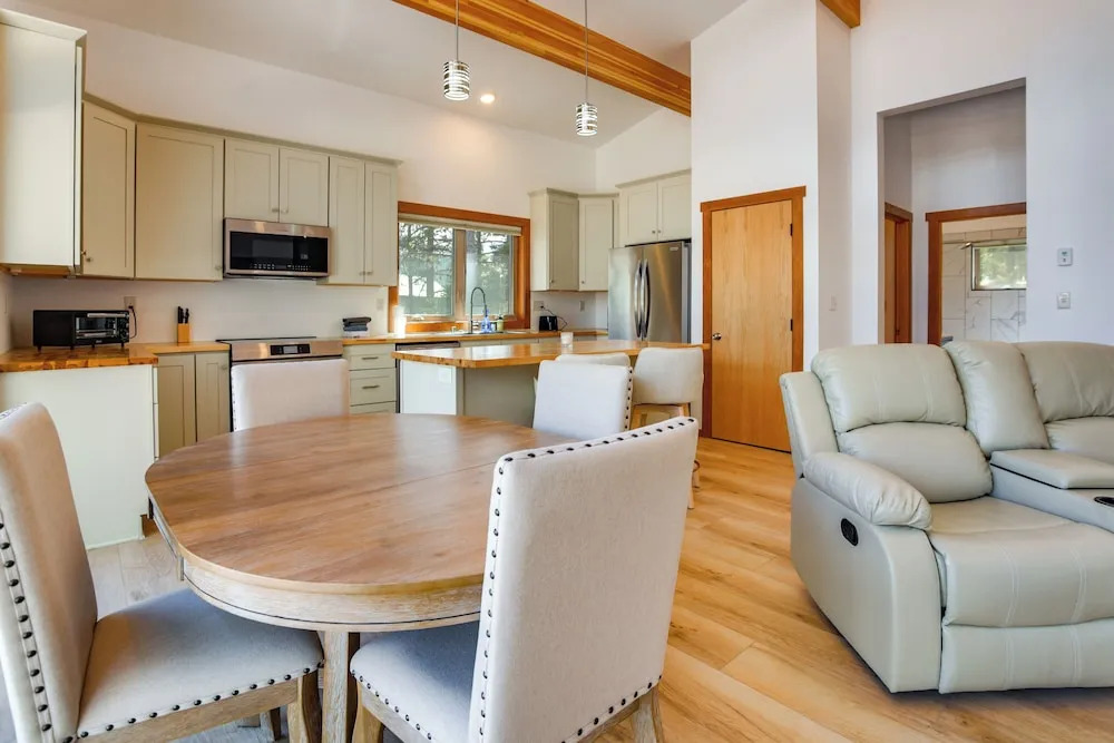 2 Mi to Angel Fire Resort: Year-round Retreat