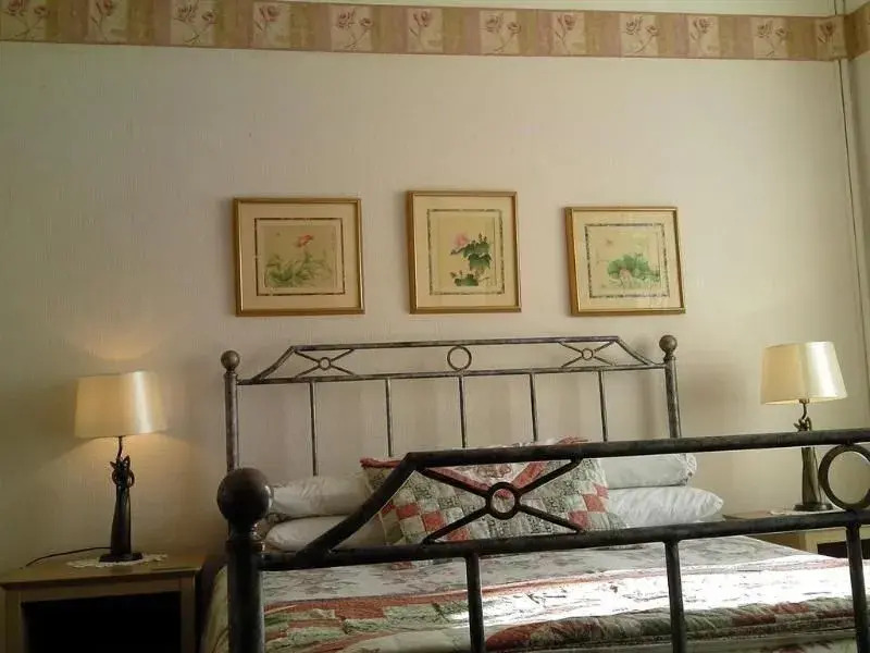 Roseglen Hotel
