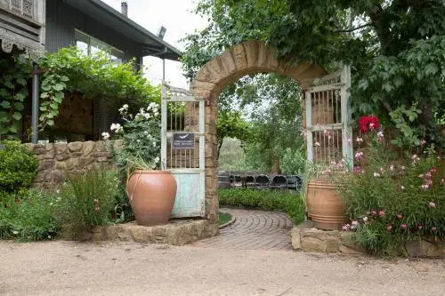 Feathertop Winery