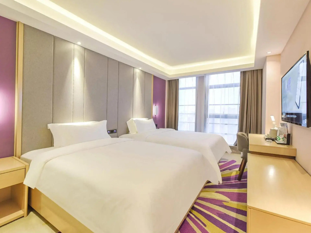 Lavande Hotel (Chongqing Yangjiaping Pedestrian Street Metro Station)