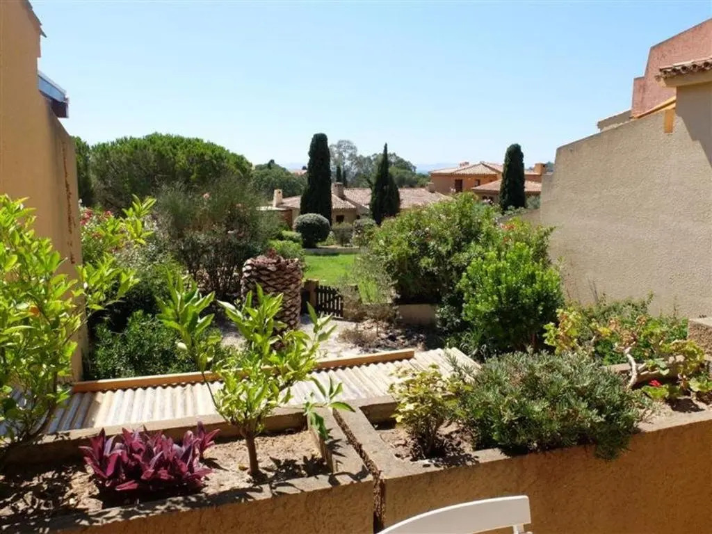Appartement Le Lavandou, 1 pièce, 4 personnes - FR-1-251-409
