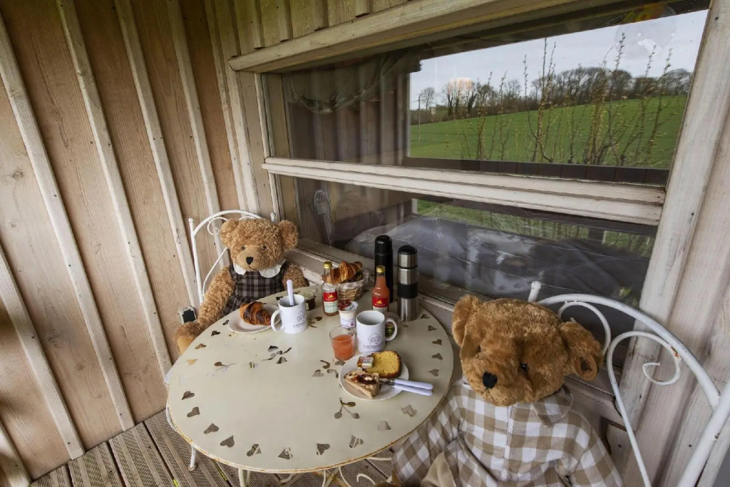 Au Refuge Des 3 Ours - Chambres dhôtes et cabanes