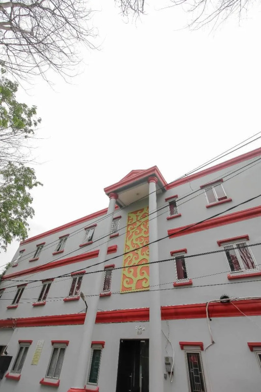 RedDoorz Plus near Budi Luhur University Jakarta