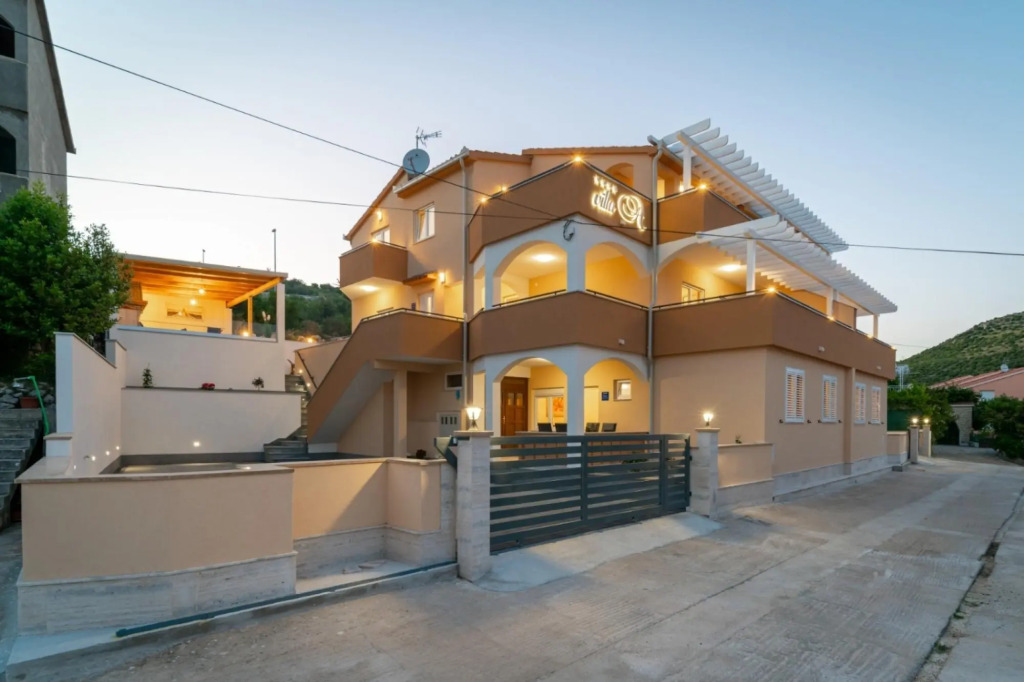 Apartments Lux 2