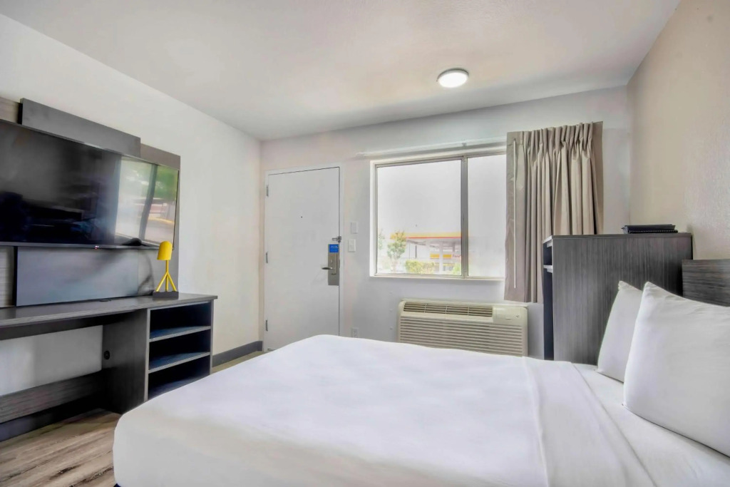 Motel 6-Austin, TX - North