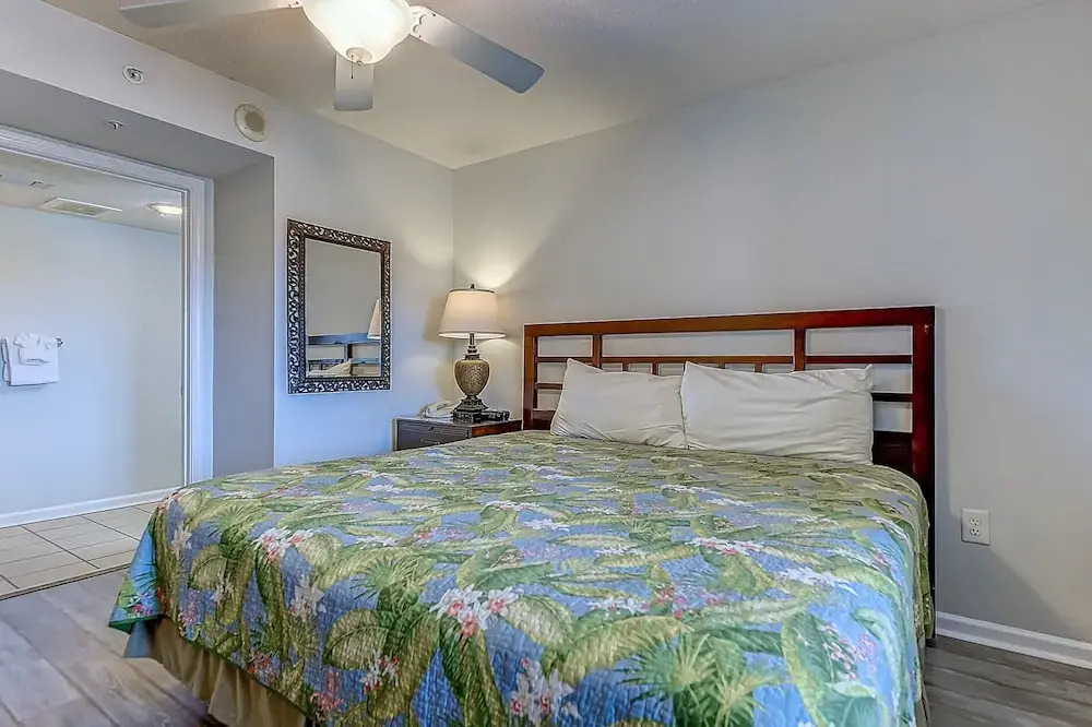 Yacht Club S 3-604 4 Bedroom Condo by Redawning