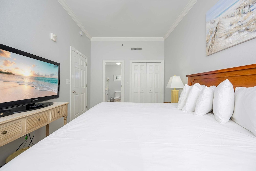 Phoenix West 1105 3 Bedroom Condo