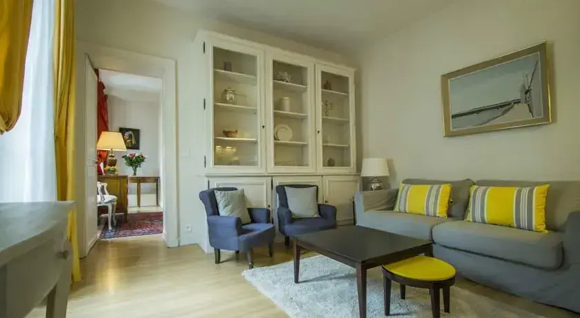 Louvre Apartments