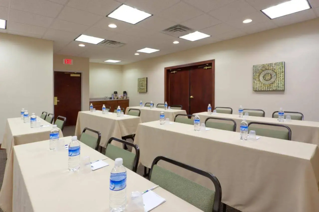 Holiday Inn Express Newton Falls by IHG