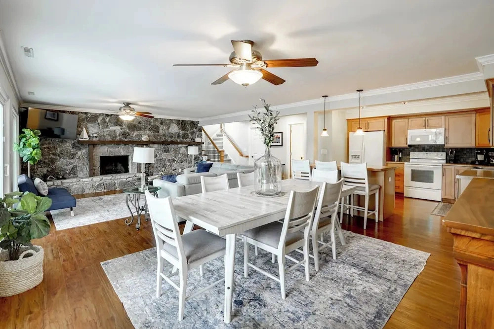 Dock & Lake Access! Family Escape in Osage Beach