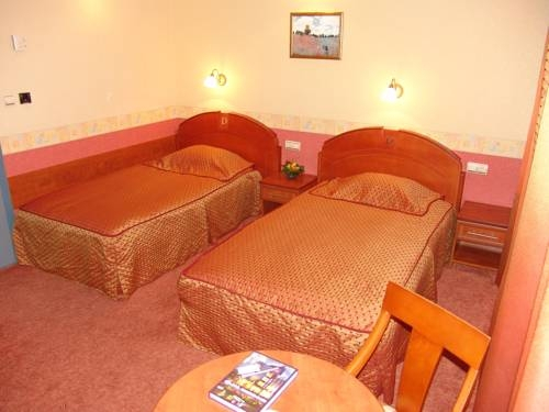 Diamond Plaza