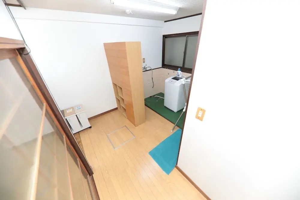 Brick House Near Osaka Castle 217-1