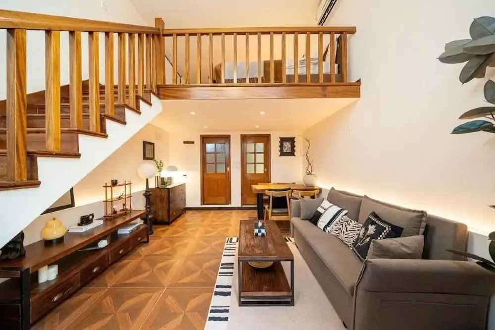 Shanghai Hills& Well-time MCM Family B&B
