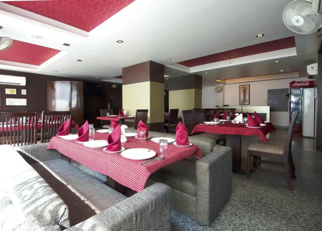 Hotel Raya Inn