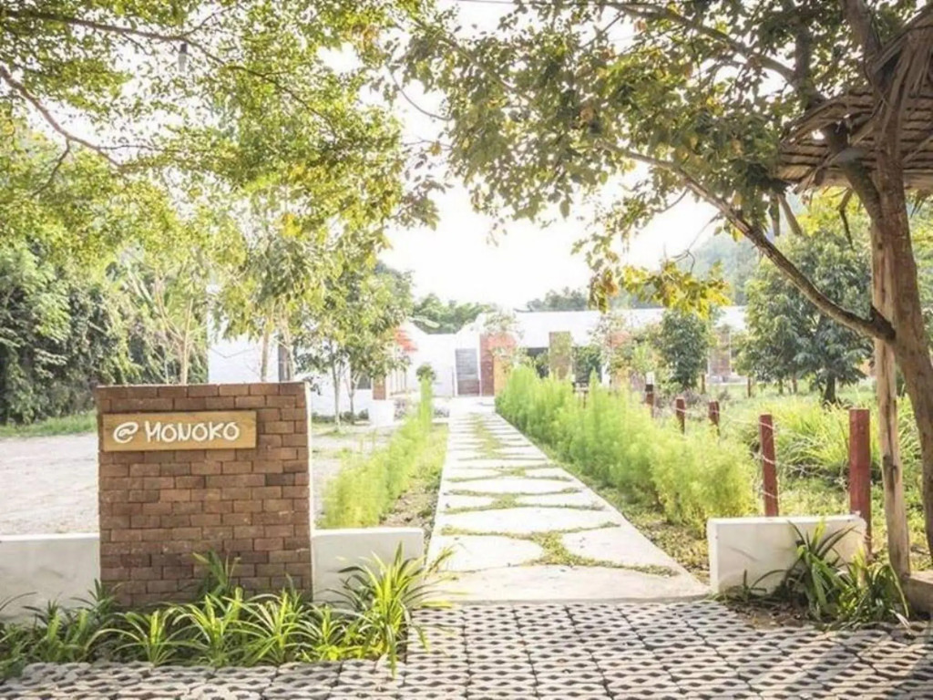 Monoko Porploen Resort Suanphung