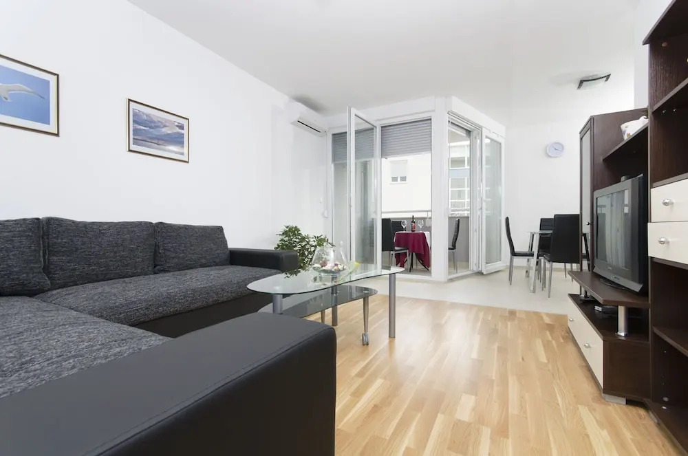 Apartment West