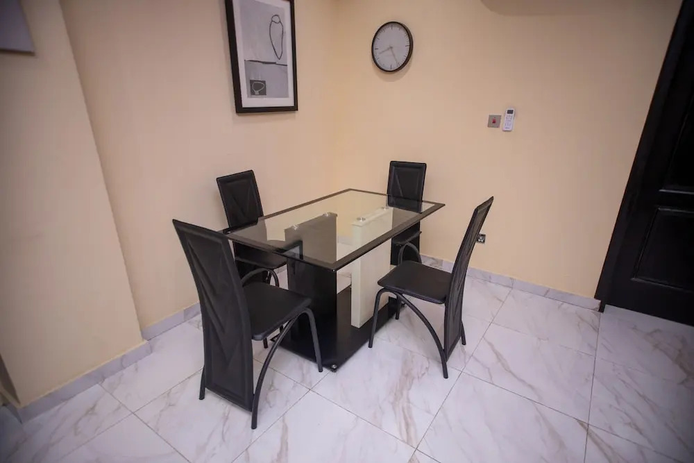 2 Bed Apartment - Parking, Wifi, Aircon