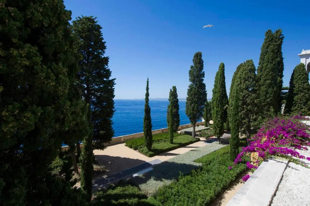 Luxury Apartment Palais Maeterlinck