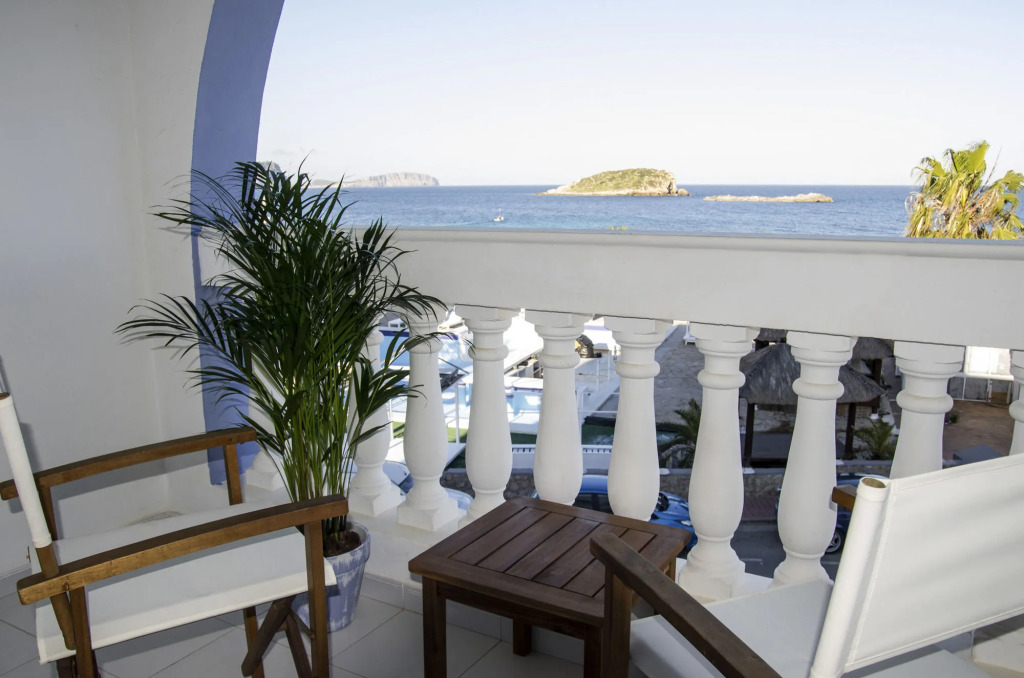Outsite Ibiza - Work, Connect, Explore