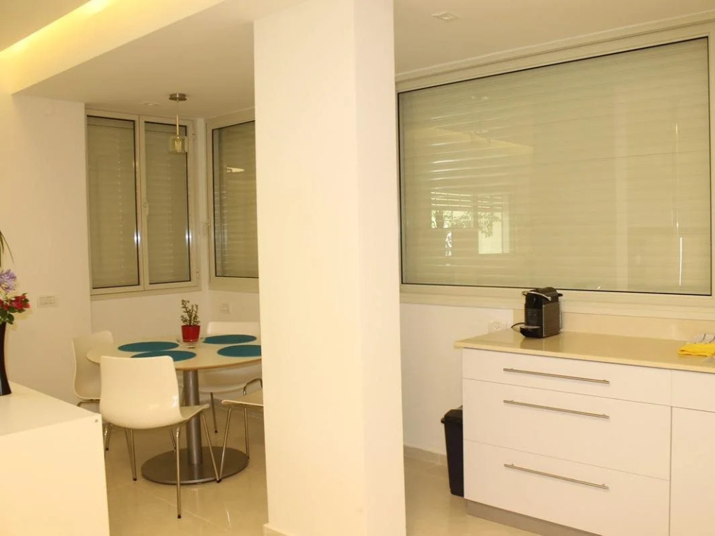 Beach and Park Apartment