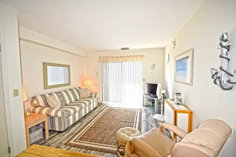 Jockey Beach 330 1 Br condo by RedAwning