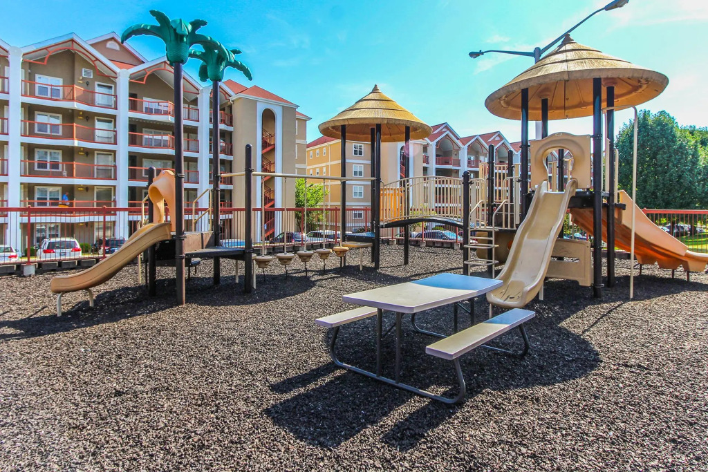 Grand Crowne Resort