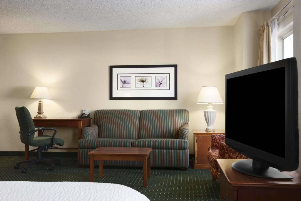 Philadelphia Suites at Airport - An Extended Stay Hotel