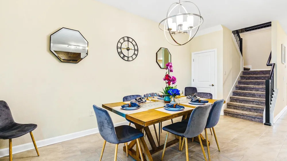 No Rear Neighbors 8br Villa w Private Pool Spa, Kissimmee